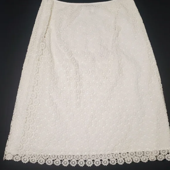 Ann Taylor Ivory Floral Lace A-Line Skirt Size 2 - Picture 2 of 6